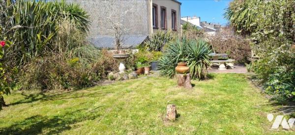 A environ 700m du centre-ville