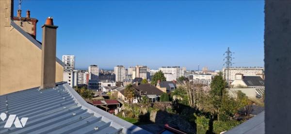 A environ 700m du centre-ville