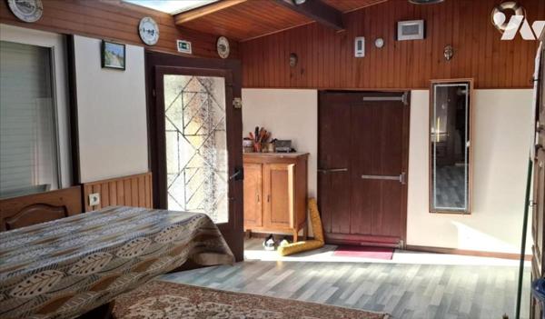 A environ 700m du centre-ville