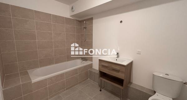 Location Appartement 2 pièces 45 m² - Rodilhan 30230
