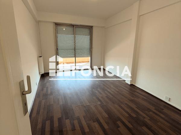 Location Appartement 3 pièces 80 m² - 139 AVENUE DE LA LANTERNE Nice 06200