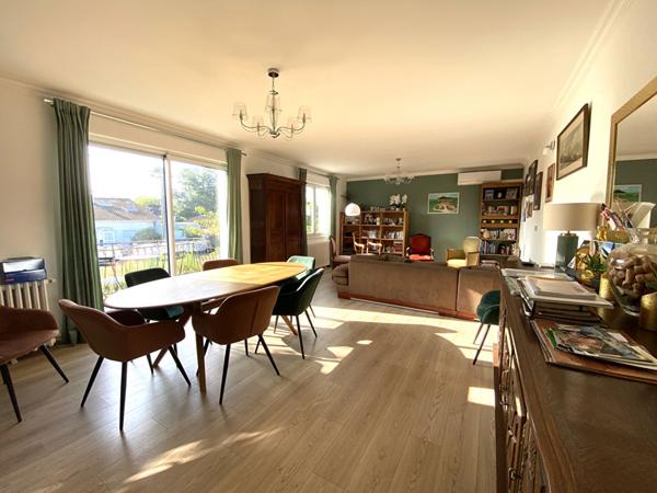 PAU - proche centre ville : Maison Familiale de 260 m² sur un terrain arboré de 610 m²