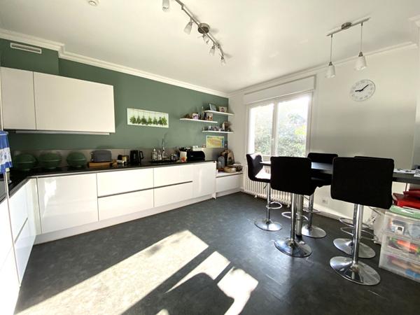 PAU - proche centre ville : Maison Familiale de 260 m² sur un terrain arboré de 610 m²