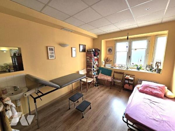 Idéalement situé proche du centre ville et de la gare, sur une avenue fréquentée, venez découvr...