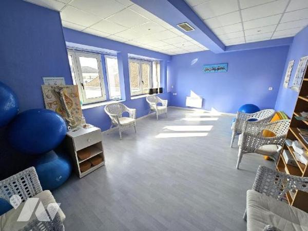 Idéalement situé proche du centre ville et de la gare, sur une avenue fréquentée, venez découvr...