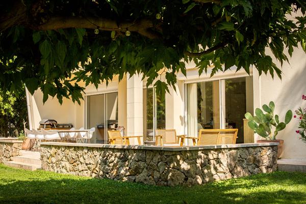 Maison Saint Cannat 6 pièces 193 m2 sur terrain de 1600m² + piscine + garage et annexes