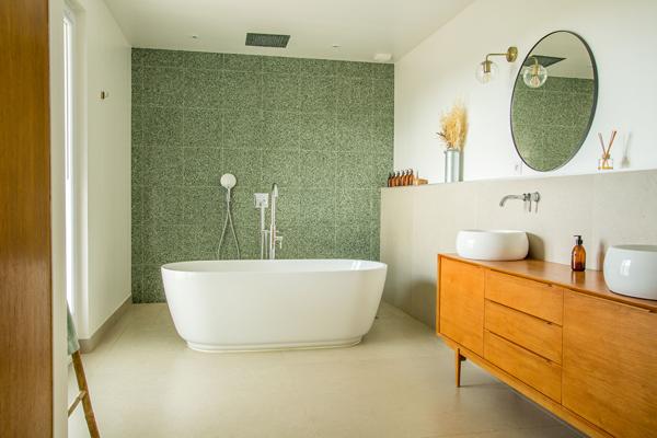 Maison Saint Cannat 6 pièces 193 m2 sur terrain de 1600m² + piscine + garage et annexes