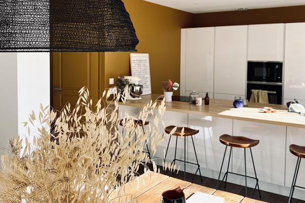 Maison Saint Cannat 6 pièces 193 m2 sur terrain de 1600m² + piscine + garage et annexes