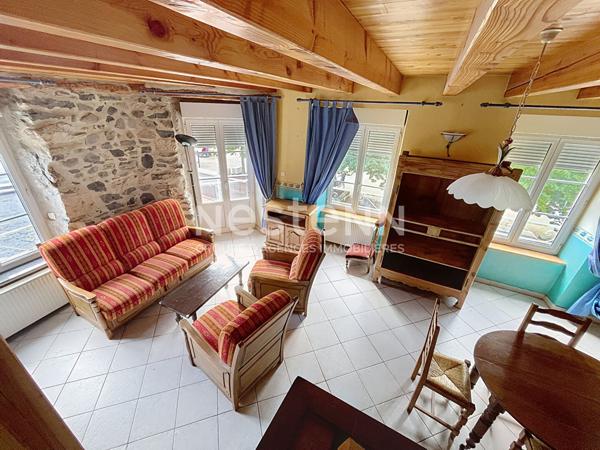 Bel immeuble plein centre d'Yssingeaux avec commerce en rdc et un appartement à l'étage