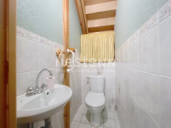 Bel immeuble plein centre d'Yssingeaux avec commerce en rdc et un appartement à l'étage