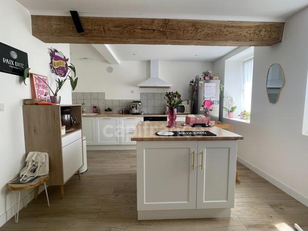 Maison de caractère  entièrement rénovée 3 chambres habitable de plain pied