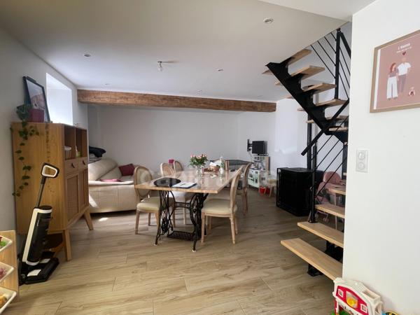 Maison de caractère  entièrement rénovée 3 chambres habitable de plain pied