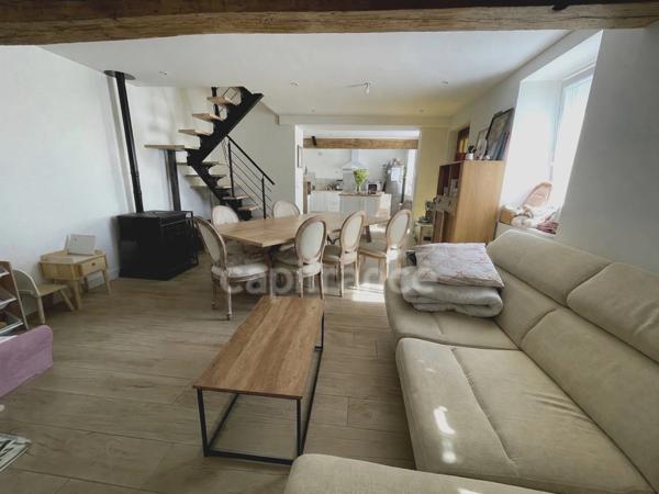 Maison de caractère  entièrement rénovée 3 chambres habitable de plain pied