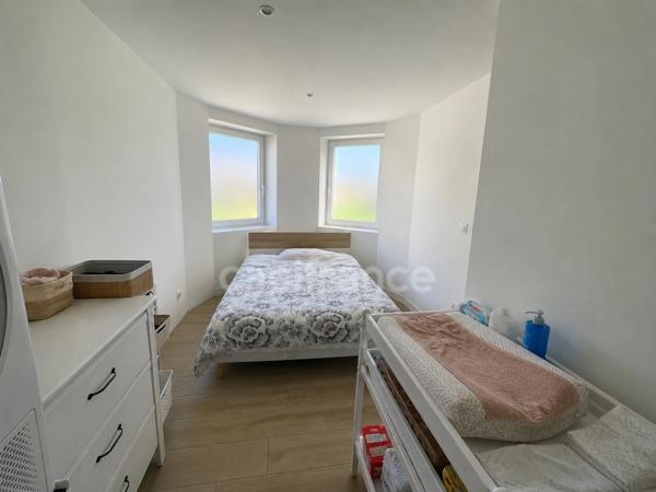 Maison de caractère  entièrement rénovée 3 chambres habitable de plain pied