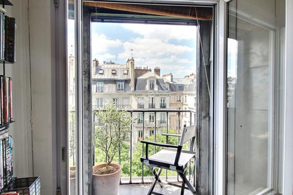 Appartement Paris 2/3 pieces de 47.90 m2 - 2 balcons