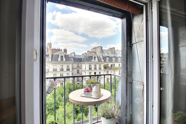 Appartement Paris 2/3 pieces de 47.90 m2 - 2 balcons