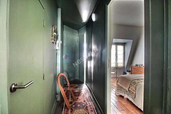 Appartement Paris 2/3 pieces de 47.90 m2 - 2 balcons