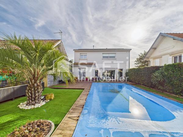 Maison familiale avec piscine à Pessac de 147 m2 -  4 chambres  – Terrain 533 m²