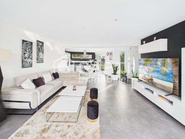 Maison familiale avec piscine à Pessac de 147 m2 -  4 chambres  – Terrain 533 m²