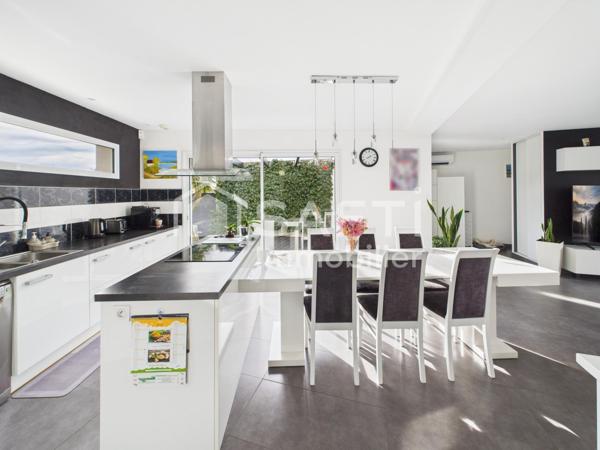 Maison familiale avec piscine à Pessac de 147 m2 -  4 chambres  – Terrain 533 m²