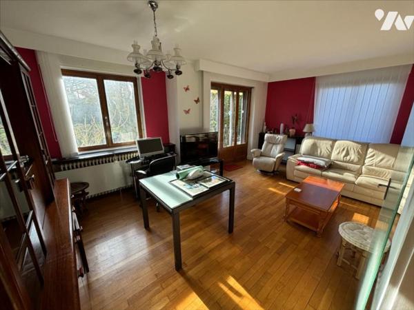 Maison 3 pièces (environ 73 m² habitables) située dans un secteur calme, proche commodités