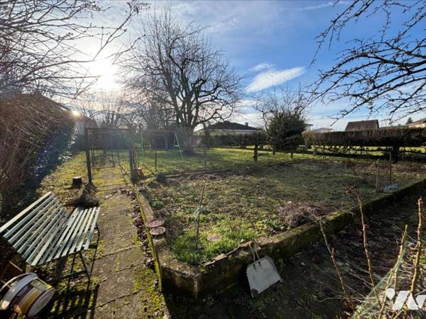 Maison 3 pièces (environ 73 m² habitables) située dans un secteur calme, proche commodités