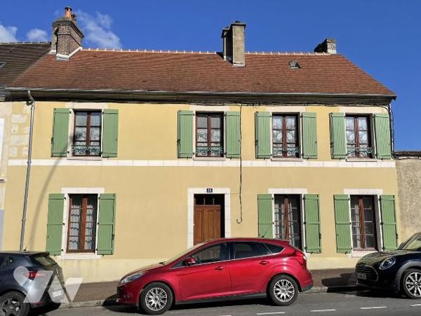 MAISON AVEC GARAGE ET JARDIN PROCHE CENTRE-VILLE