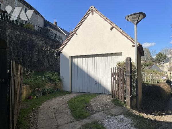 MAISON AVEC GARAGE ET JARDIN PROCHE CENTRE-VILLE