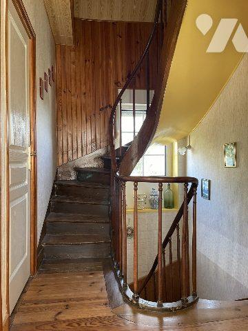 MAISON AVEC GARAGE ET JARDIN PROCHE CENTRE-VILLE