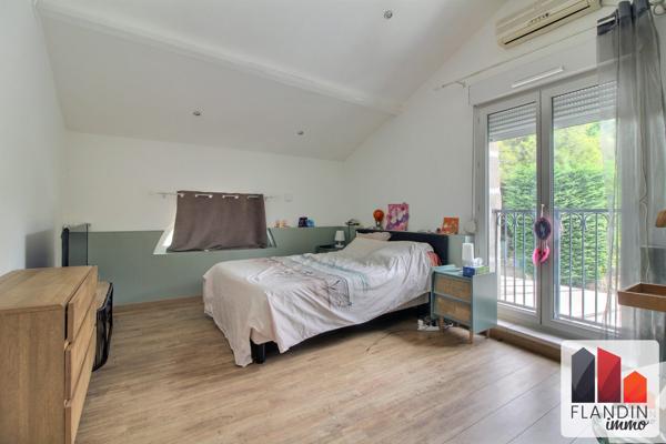 Maison en pierre de caractère 149 m² – Dépendance aménagée – Piscine – Soucieu-en-Jarrest / Thurins