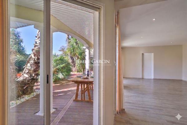 A vendre, maison familiale avec piscine, jardin, studio indépendant et garage à Biarritz