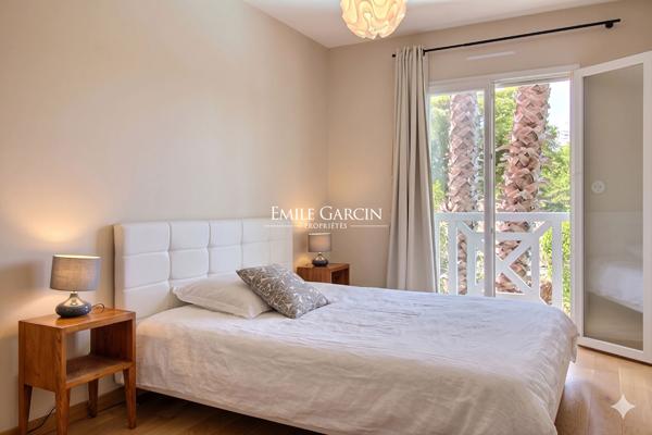A vendre, maison familiale avec piscine, jardin, studio indépendant et garage à Biarritz
