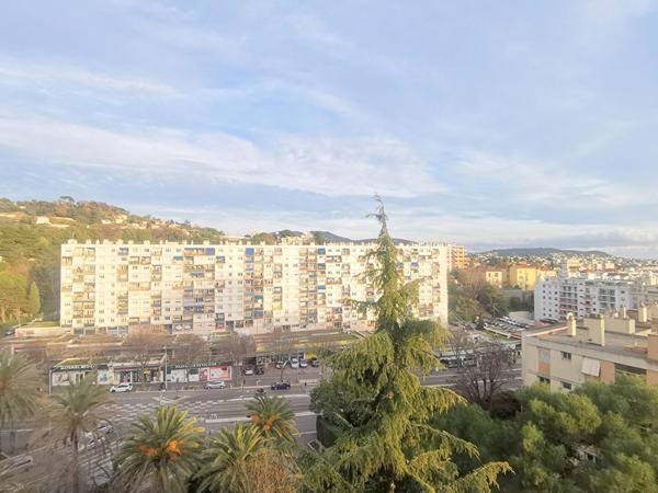 DOMAINE DE FALICON : 4/5 PIECES AU DERNIER ETAGE