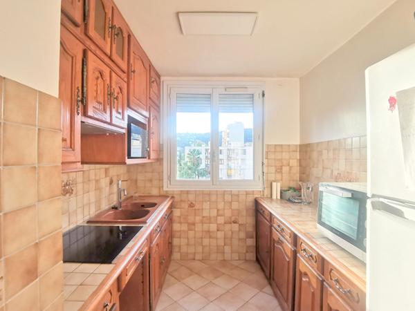 DOMAINE DE FALICON : 4/5 PIECES AU DERNIER ETAGE