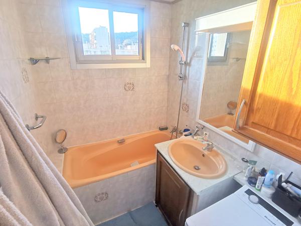 DOMAINE DE FALICON : 4/5 PIECES AU DERNIER ETAGE