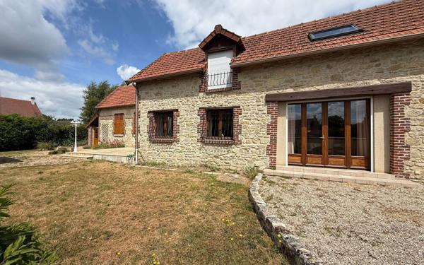 Maison à vendre    6 pièces •  Bruyères-et-Montbérault