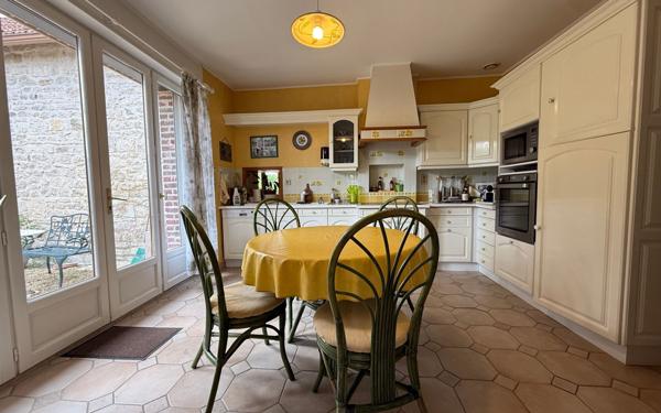 Maison à vendre    6 pièces •  Bruyères-et-Montbérault