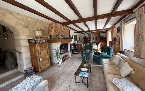 Maison à vendre    6 pièces •  Bruyères-et-Montbérault