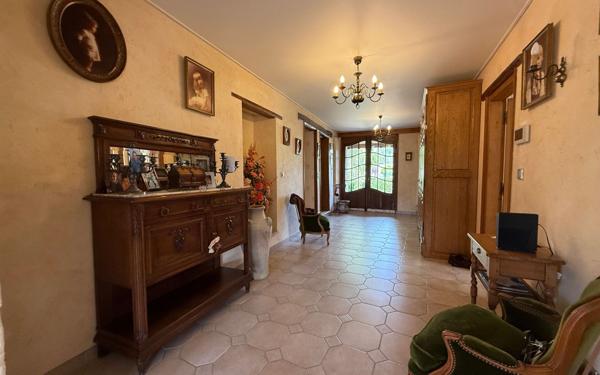 Maison à vendre    6 pièces •  Bruyères-et-Montbérault