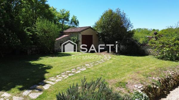 Maison de maître avec gîte et piscine dans grand parc