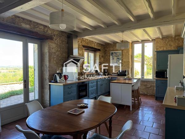 Maison de maître avec gîte et piscine dans grand parc