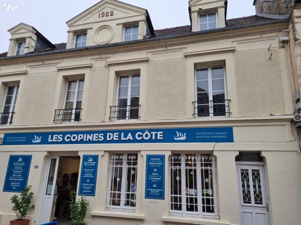 Appartement duplex à rénover proche de la mer et des commerces.