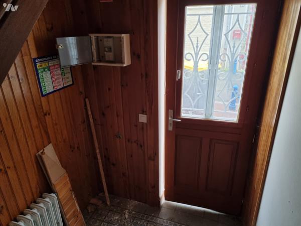 Appartement duplex à rénover proche de la mer et des commerces.