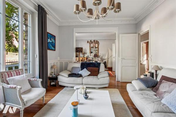 À vendre – Maison de maître 1907 signée Emile Poignant – Melun