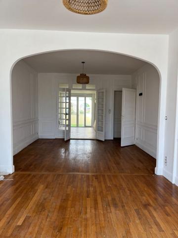 A LOUER MAISON PROCHE GARE ET CENTRE VILLE DE ST QUENTIN 02100.