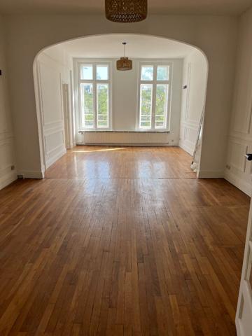 A LOUER MAISON PROCHE GARE ET CENTRE VILLE DE ST QUENTIN 02100.