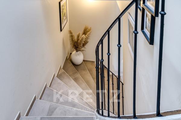 Maison de ville de 161 m² en plein centre de Manosque avec garage , parking privée jardin et piscine