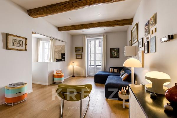 Maison de ville de 161 m² en plein centre de Manosque avec garage , parking privée jardin et piscine