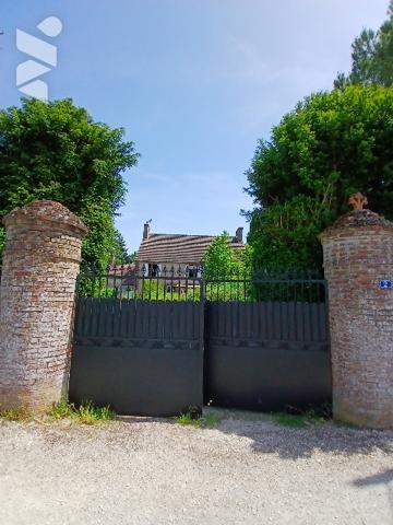 MAISON DE CARACTERE