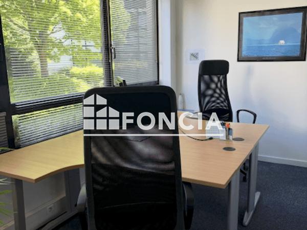 Location Local commercial 2 pièces 133 m² - 5 RUE DU PALMARES Villeneuve D'ascq 59650